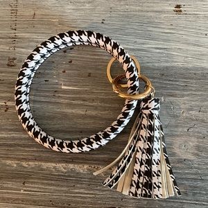 NWOT Vegan Leather Houndstooth Key Ring